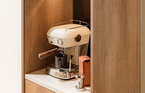 322 133 W 49th Avenue Oakridge VW