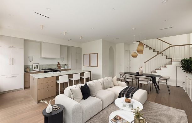 2 15 W 20th Avenue Cambie