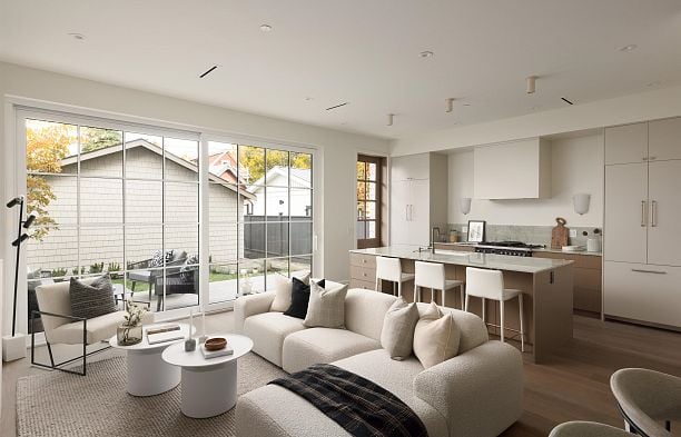 2 15 W 20th Avenue Cambie