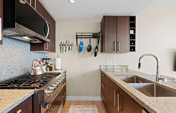 1708 168 W 1st Avenue False Creek