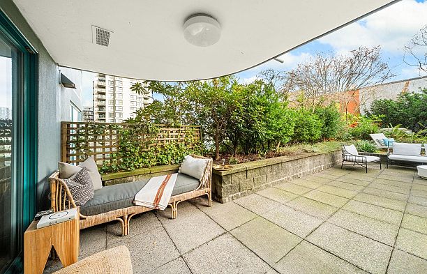 302 1438 W 7th Avenue Fairview VW