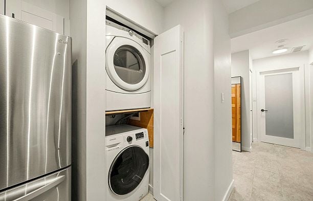 302 1438 W 7th Avenue Fairview VW