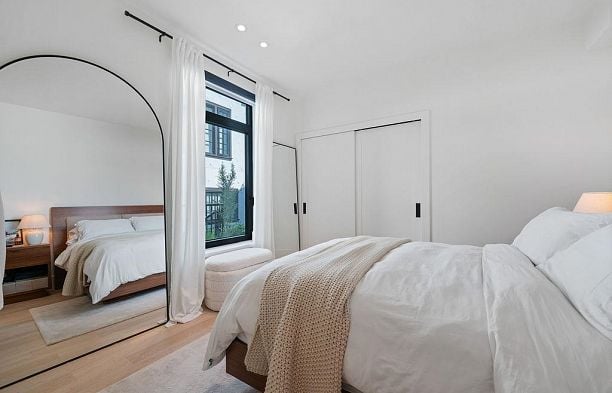 4921 Larch Street MacKenzie Heights