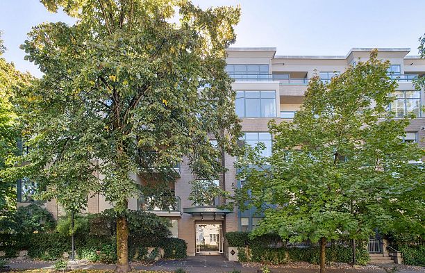 210 2028 W 11th Avenue Kitsilano