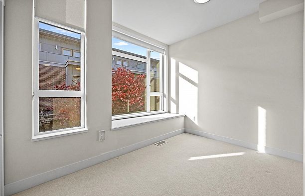 5522 Oak Street Cambie