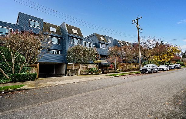 218 1990 W 6th Avenue Kitsilano