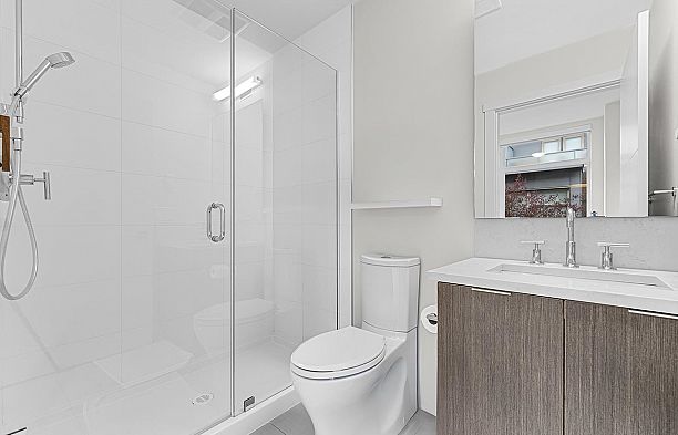 5522 Oak Street Cambie