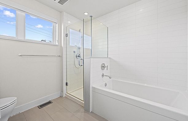 5522 Oak Street Cambie