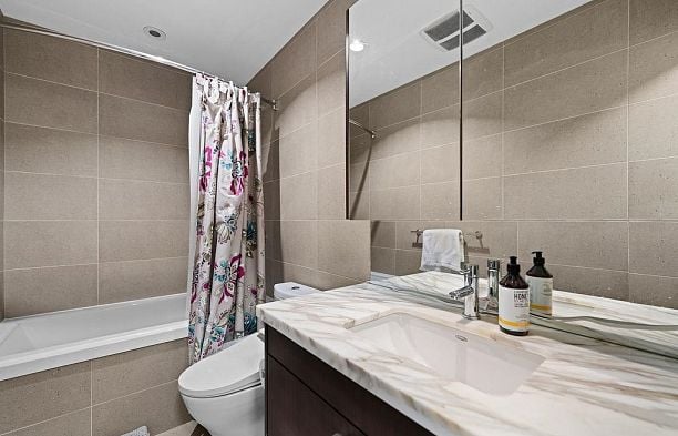 1708 168 W 1st Avenue False Creek