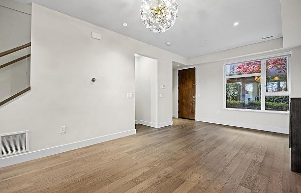 5522 Oak Street Cambie