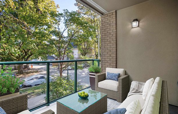 210 2028 W 11th Avenue Kitsilano