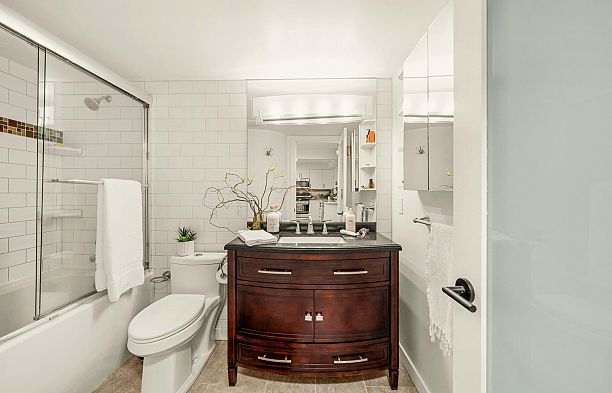 302 1438 W 7th Avenue Fairview VW