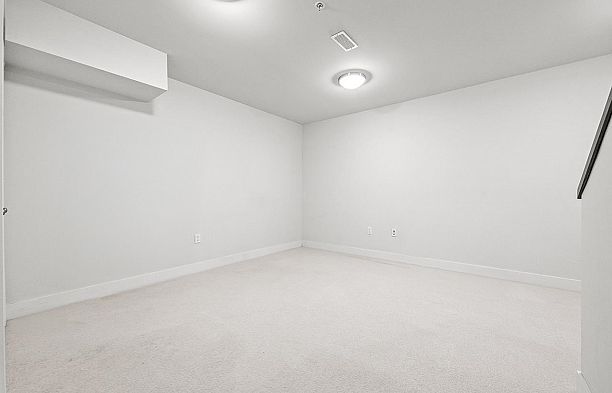 5522 Oak Street Cambie