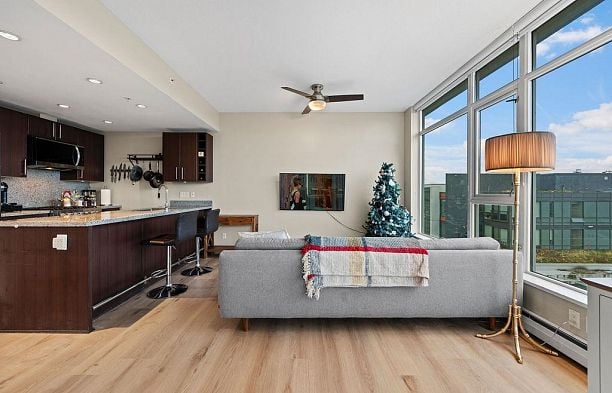 1708 168 W 1st Avenue False Creek