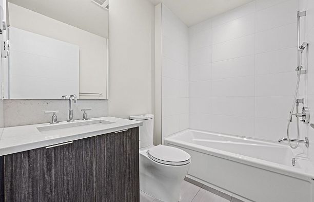 5522 Oak Street Cambie