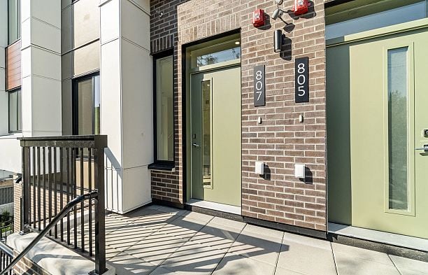 807 W 33rd Avenue Cambie