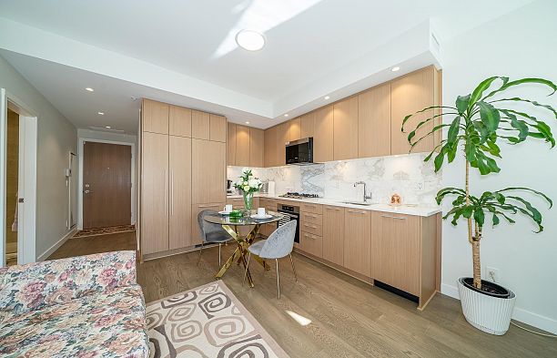 101 5608 Berton Avenue University VW