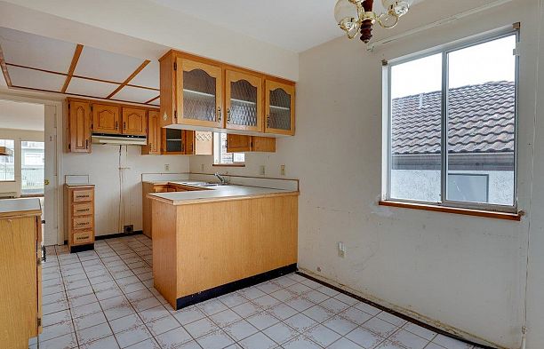 311 E 38th Avenue Main