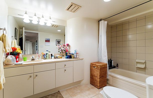 10 1425 Lamey's Mill Road False Creek