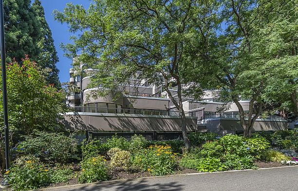 10 1425 Lamey's Mill Road False Creek