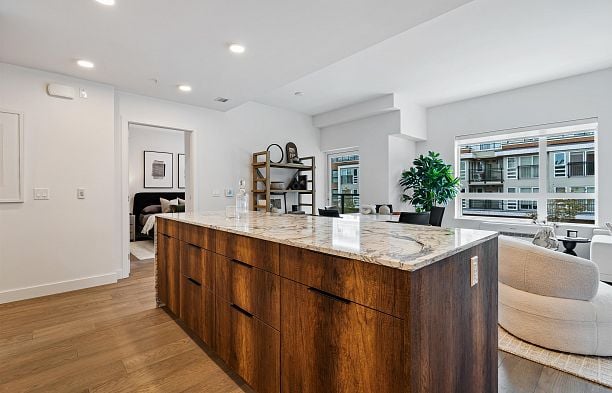 205 3590 W 39th Avenue Dunbar