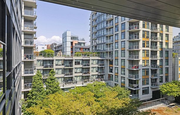 621 1783 Manitoba Street False Creek