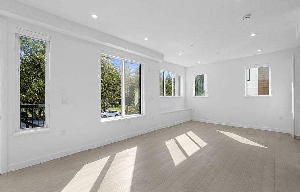 807 W 33rd Avenue Cambie