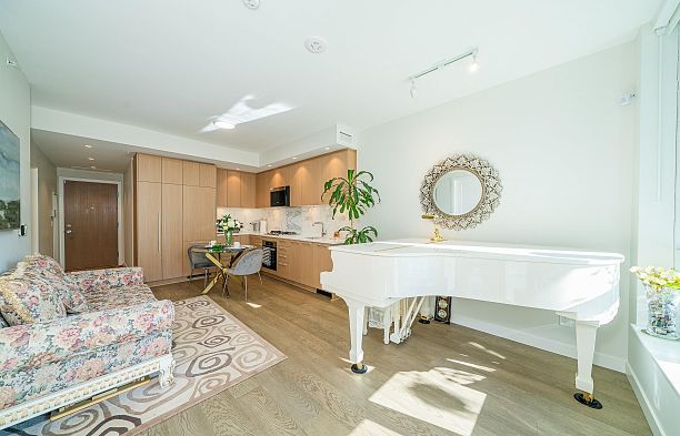 101 5608 Berton Avenue University VW