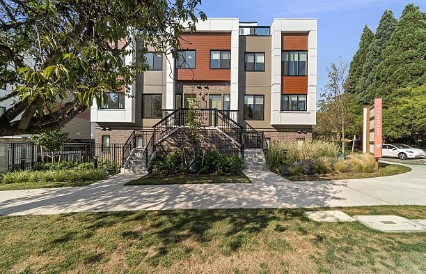 807 W 33rd Avenue Cambie