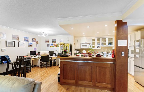 10 1425 Lamey's Mill Road False Creek