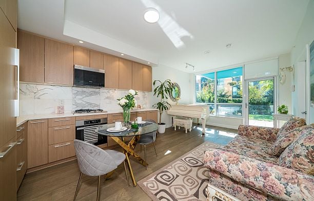 101 5608 Berton Avenue University VW