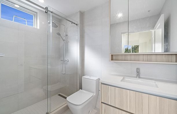 807 W 33rd Avenue Cambie