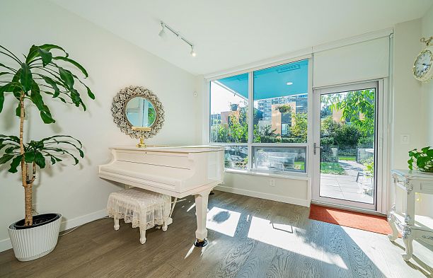 101 5608 Berton Avenue University VW