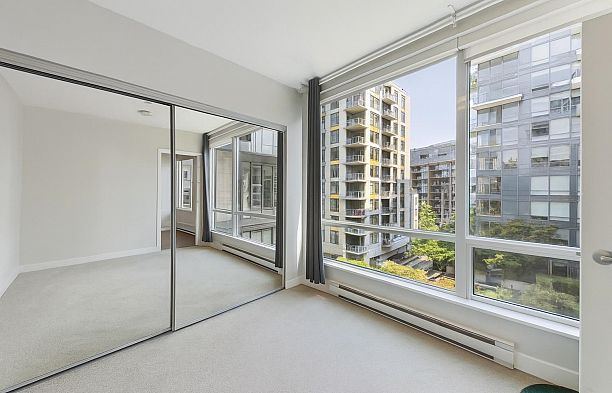 621 1783 Manitoba Street False Creek