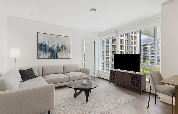 621 1783 Manitoba Street False Creek