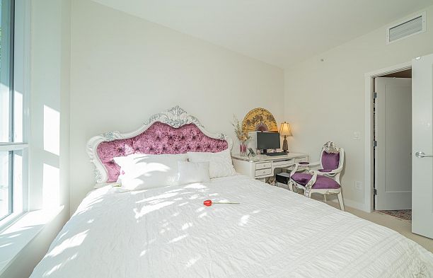 101 5608 Berton Avenue University VW