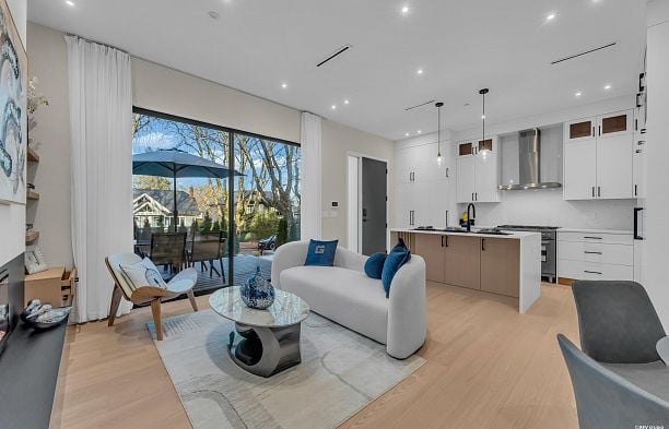 1 4150 W 14th Avenue Point Grey