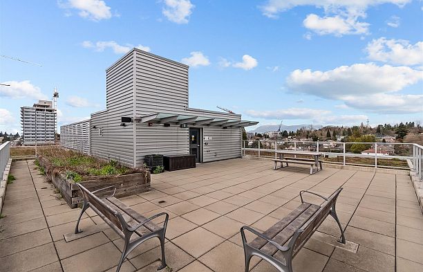 207 5693 Elizabeth Street Cambie