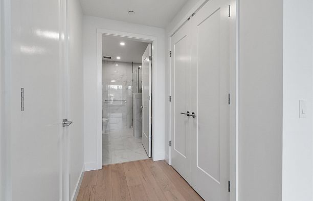 207 5693 Elizabeth Street Cambie