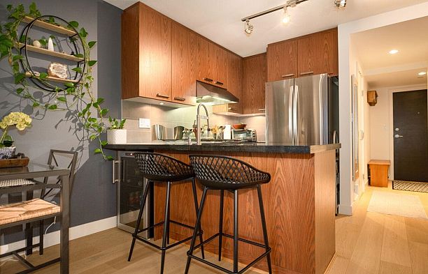 206 3228 Tupper Street Cambie