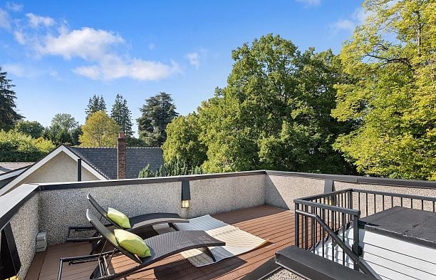 4146 Crown Crescent Point Grey