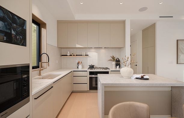 2 4018 W 21st Avenue Dunbar