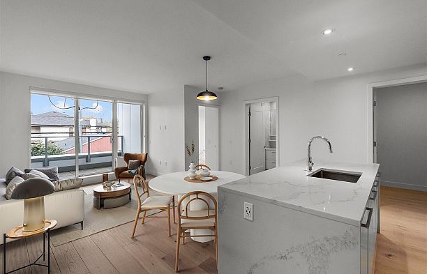 207 5693 Elizabeth Street Cambie