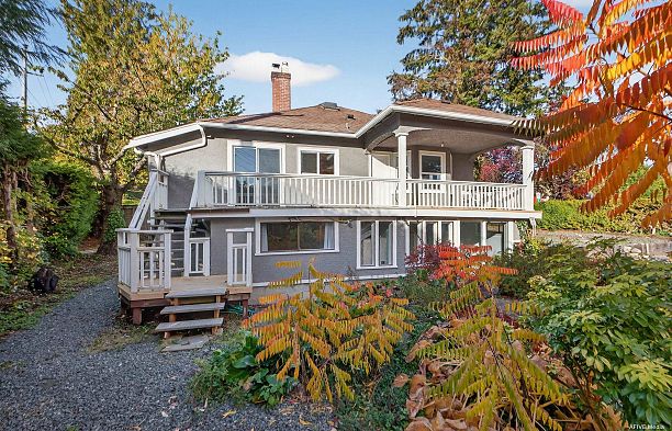 7561 Angus Drive South Granville