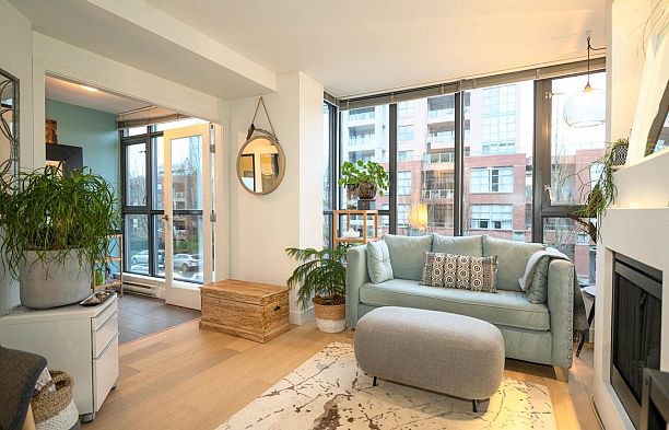 206 3228 Tupper Street Cambie