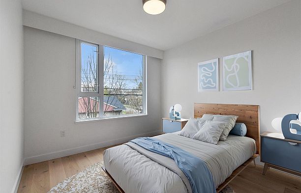 207 5693 Elizabeth Street Cambie