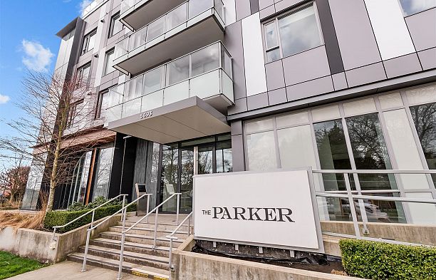 207 5693 Elizabeth Street Cambie