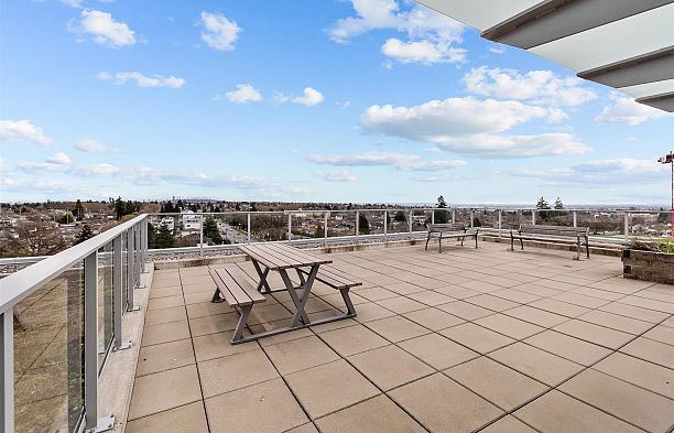 207 5693 Elizabeth Street Cambie