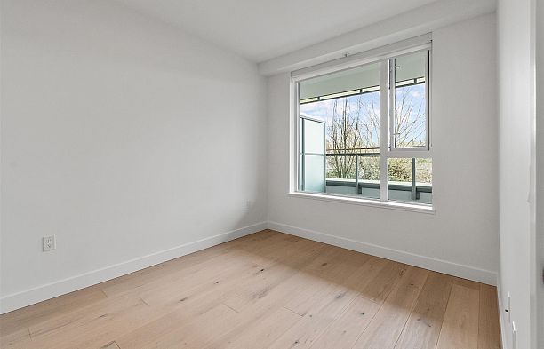 207 5693 Elizabeth Street Cambie