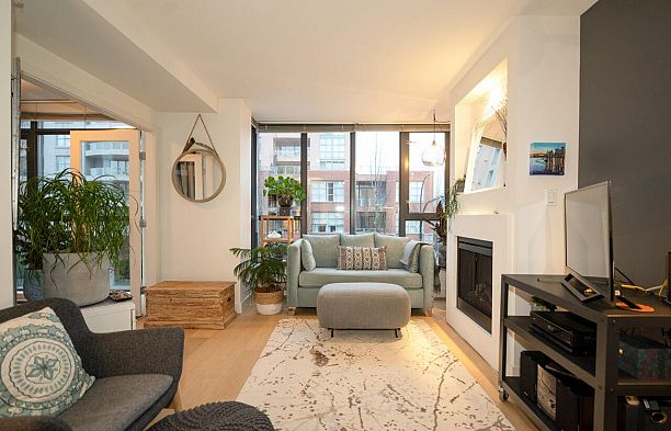 206 3228 Tupper Street Cambie